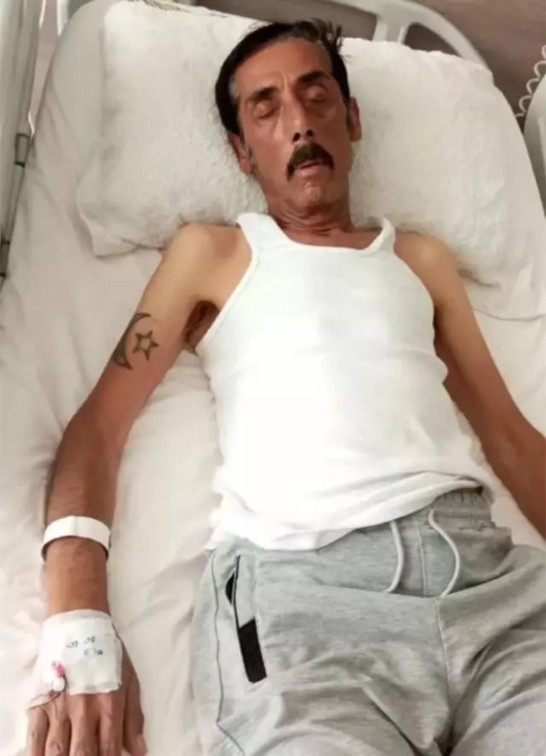 Ankaralı Turgut'tan kötü haber! Kızı dua edin diyerek paylaştı, son hali herkesi kahretti 4